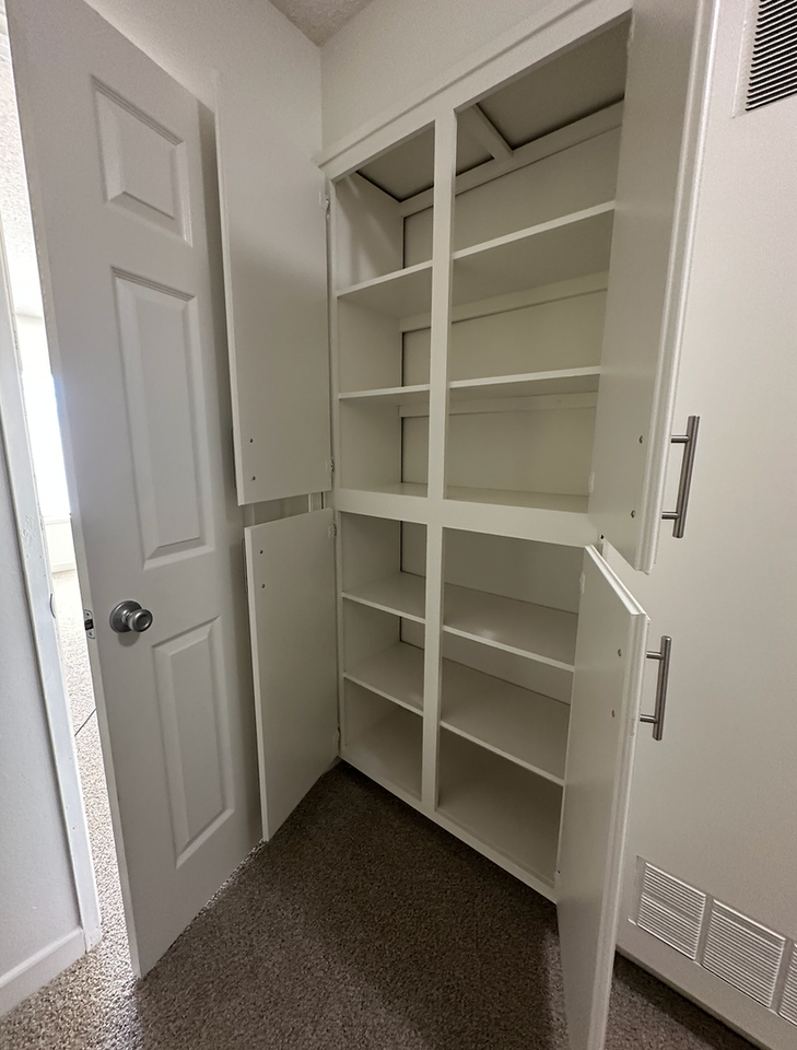 1150 S Meadow Ln - Photo 6 of 12