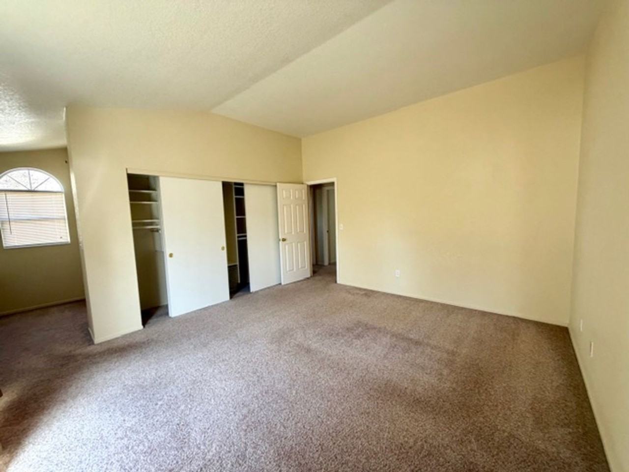 6125 Greenbrook Dr - Photo 5 of 10