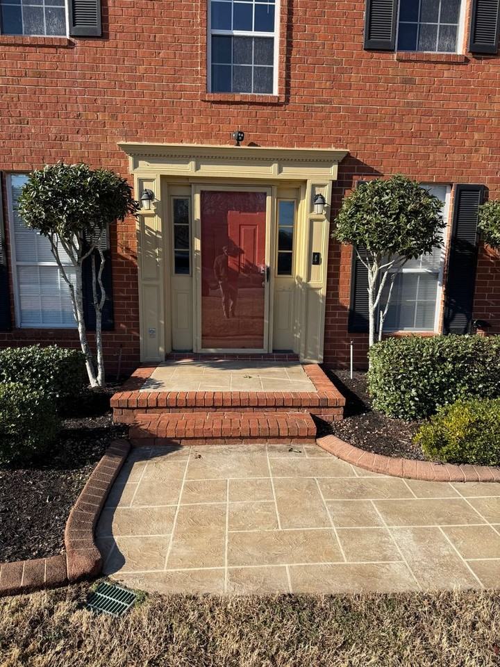 4573 Oxford Dr - Photo 2 of 36