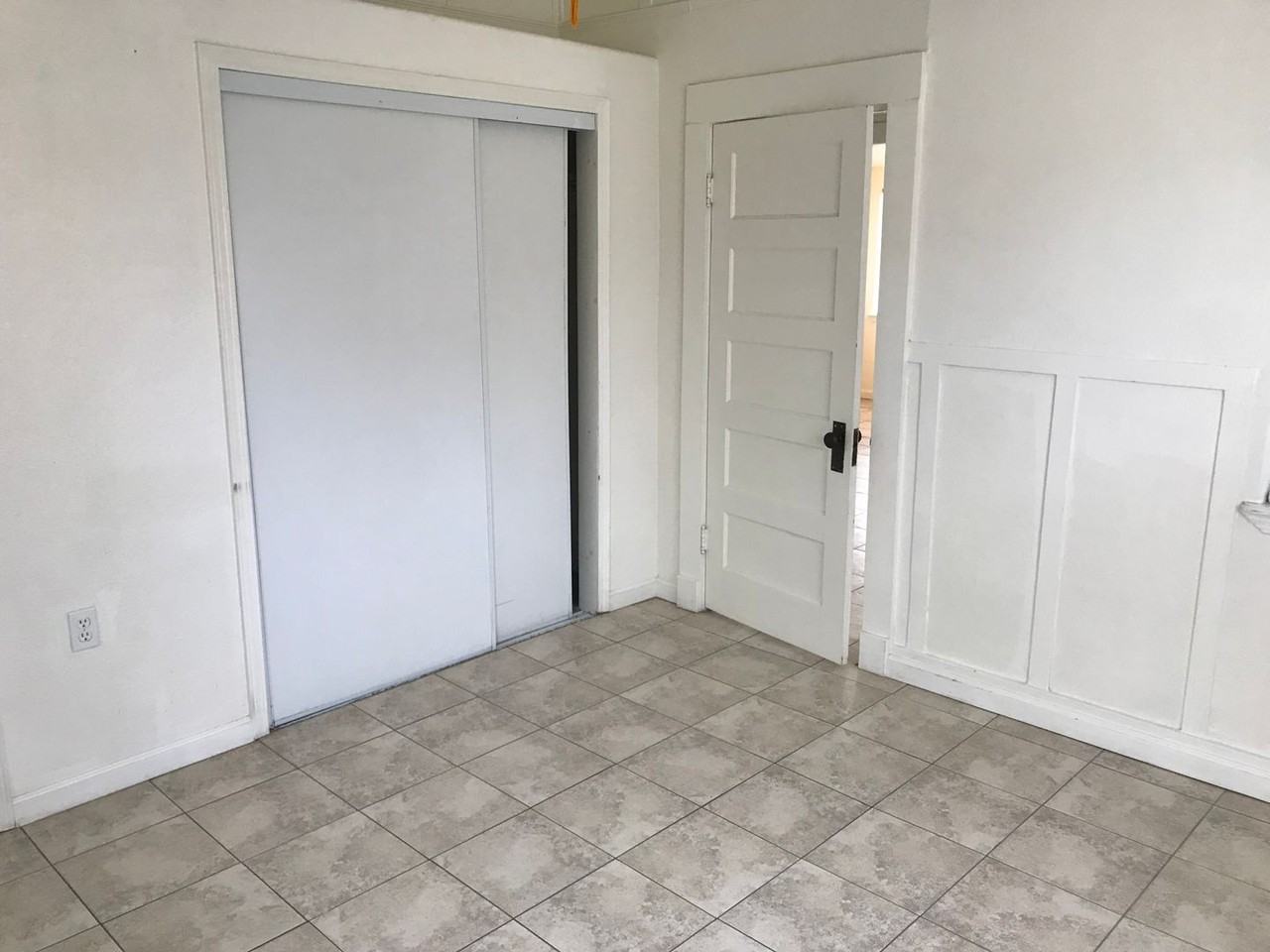 2169 11th St #B - Photo 4 of 16