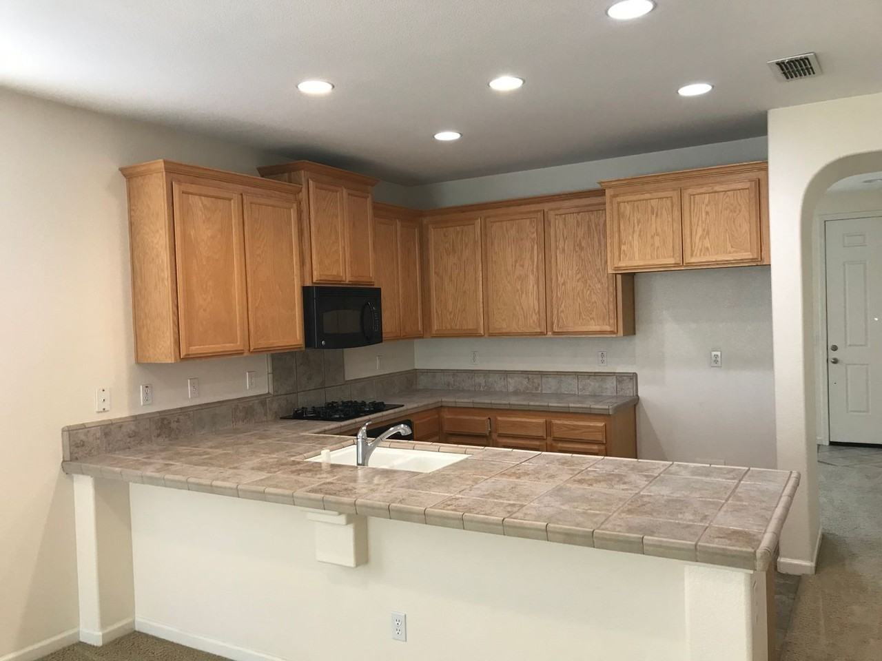 10136 Swann Way - Photo 3 of 16