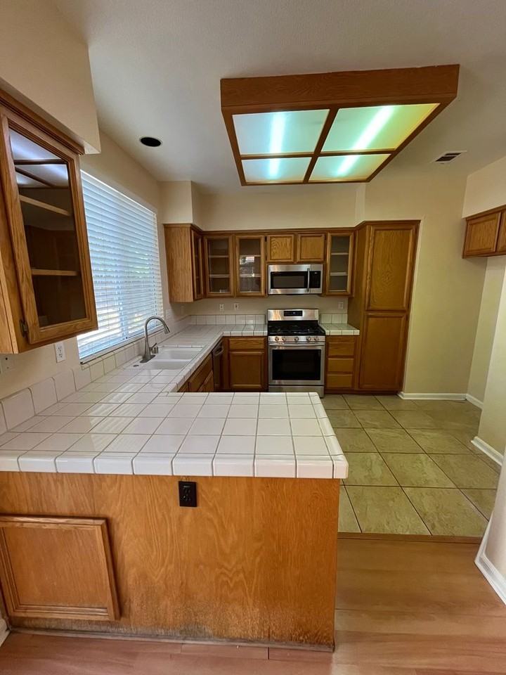 6925 Sandy Souza Way - Photo 3 of 14