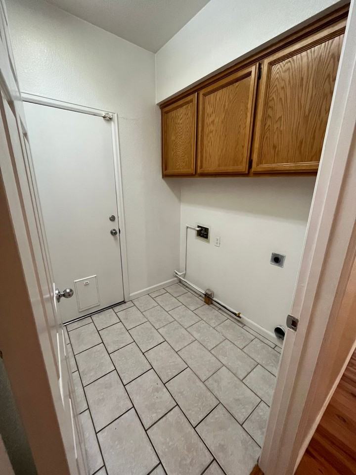 6925 Sandy Souza Way - Photo 5 of 14