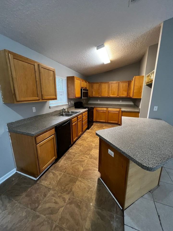 7651 Bob O Link Rd - Photo 4 of 14