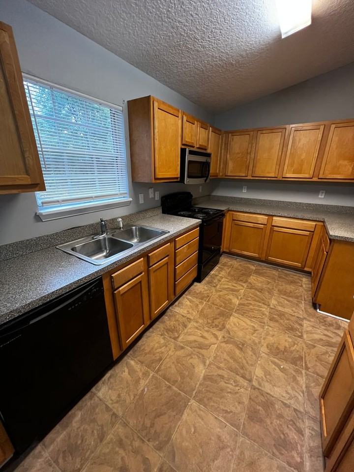 7651 Bob O Link Rd - Photo 5 of 14