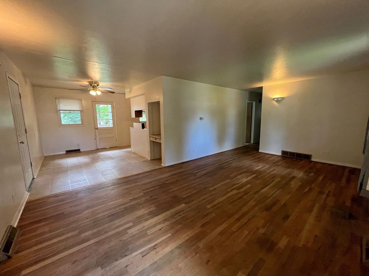 1305 Springfield Dr - Photo 4 of 24