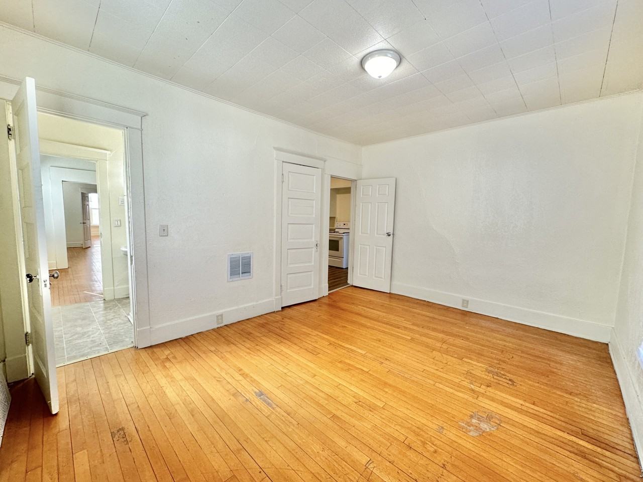 255 S Jackson St #4 - Photo 6 of 20