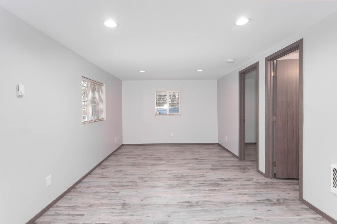 322 N Farr Rd - Photo 4 of 12