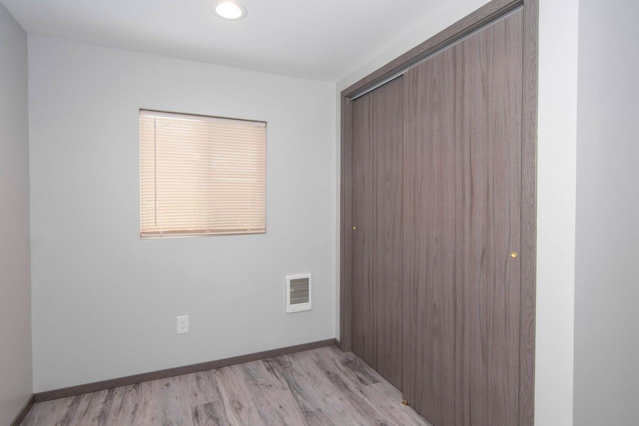 322 N Farr Rd - Photo 5 of 12