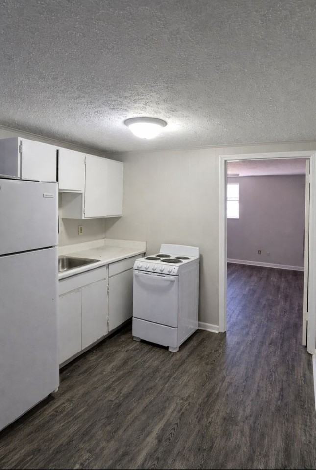 Century Square Apartments - Photo 5 of 14