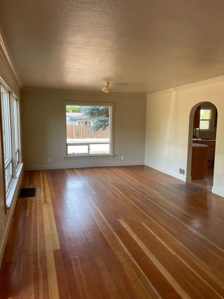 740 Nw Federal St - Photo 2 of 12