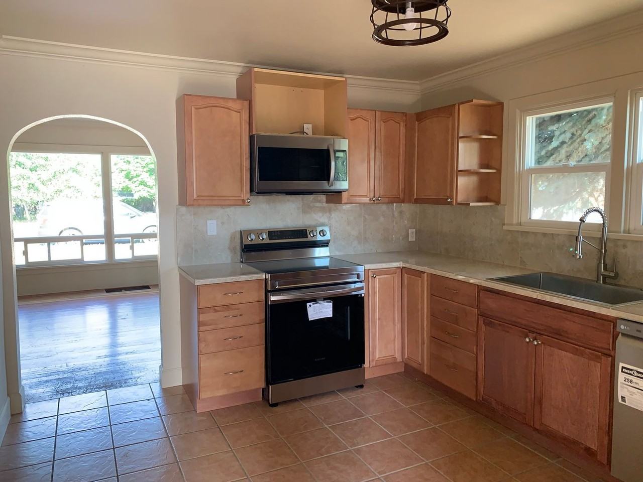 740 Nw Federal St - Photo 4 of 12