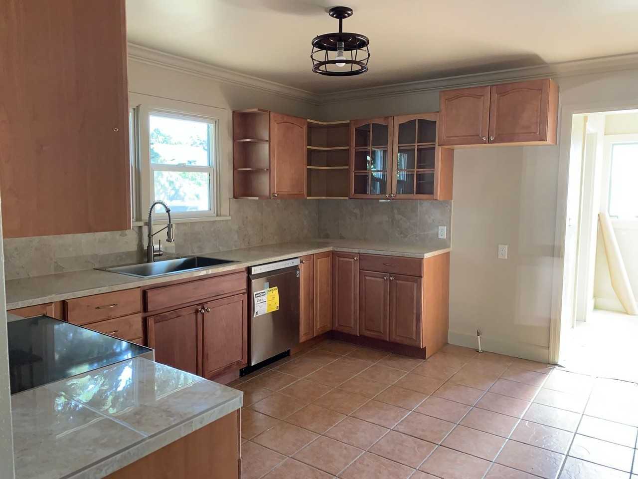 740 Nw Federal St - Photo 5 of 12