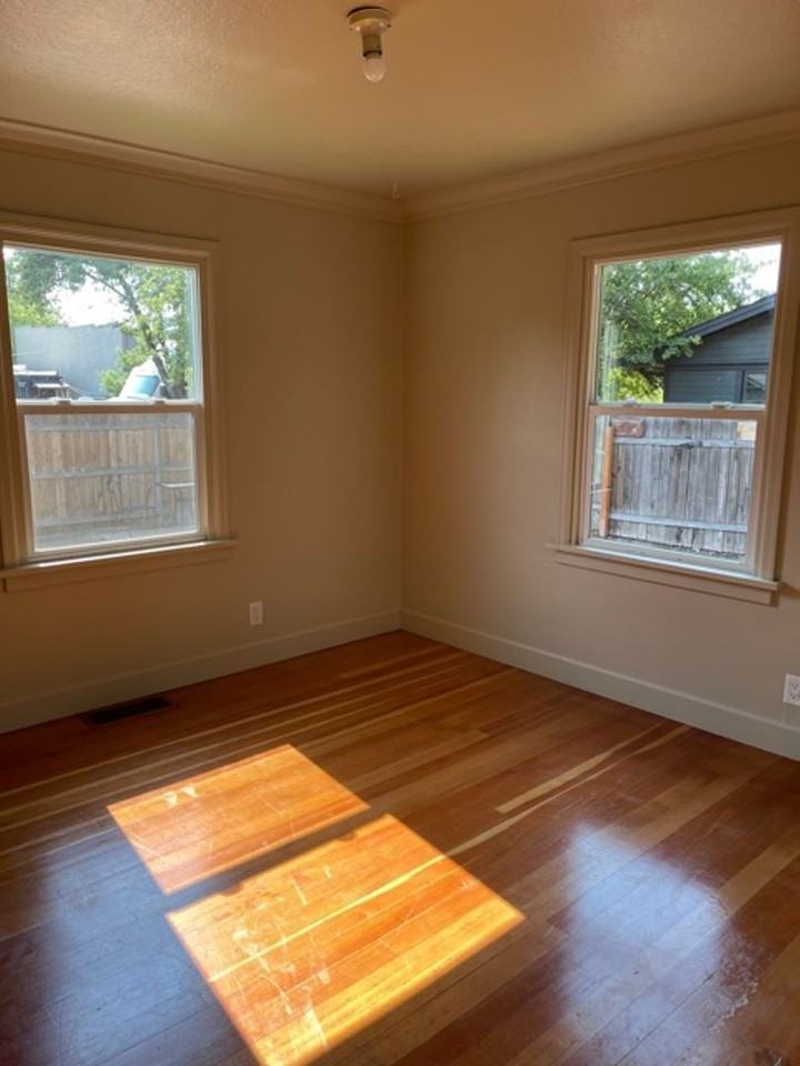 740 Nw Federal St - Photo 7 of 12