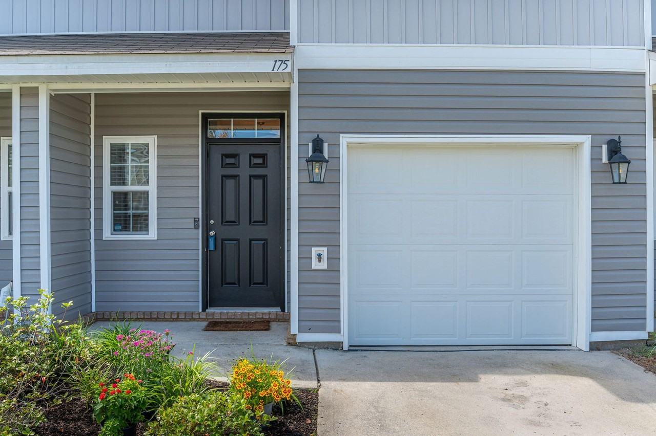 175 Iron Horse Dr E - Photo 2 of 38