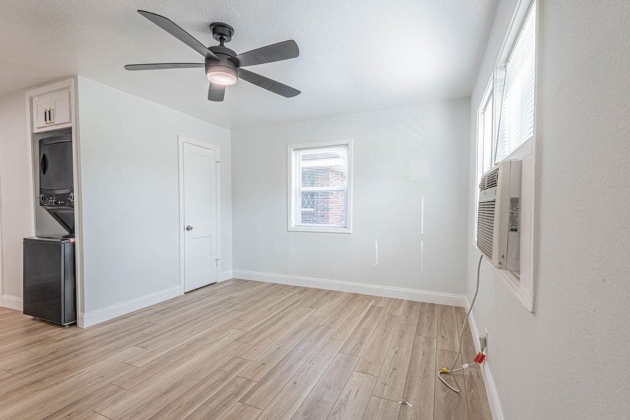 2303 Rosewood St #2 - Photo 3 of 17