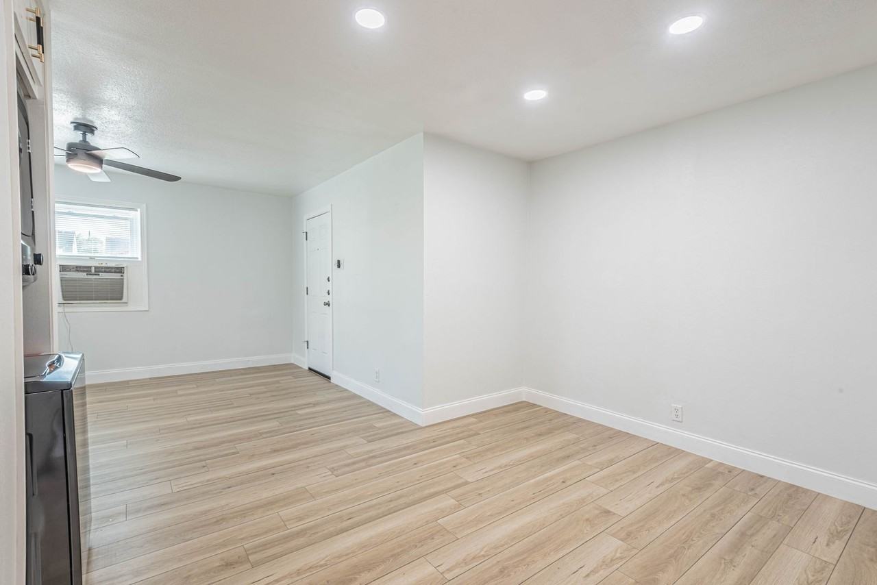 2303 Rosewood St #2 - Photo 7 of 17