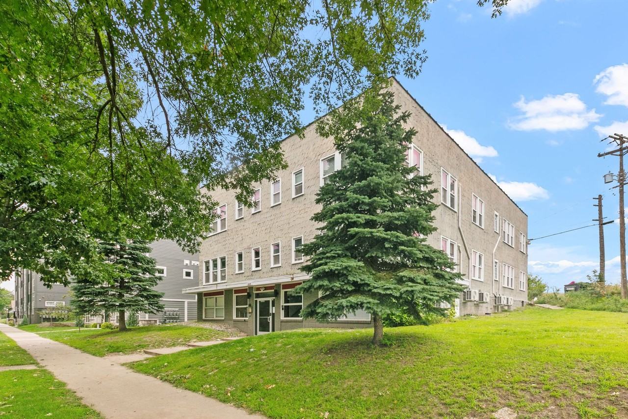 Where Classic Character Meets City Living - Photo 6 of 6