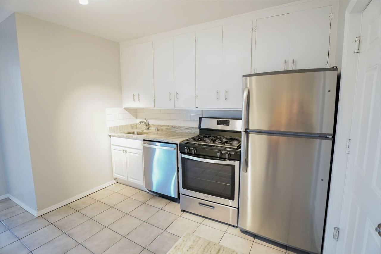 Where Classic Character Meets City Living - Photo 7 of 28