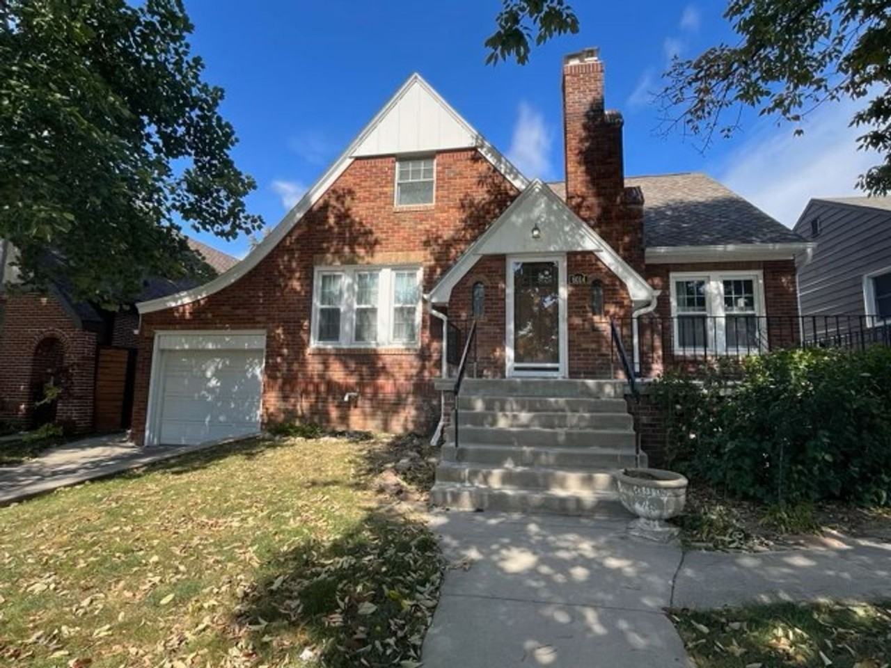 6014 Poppleton Ave - Photo 2 of 18