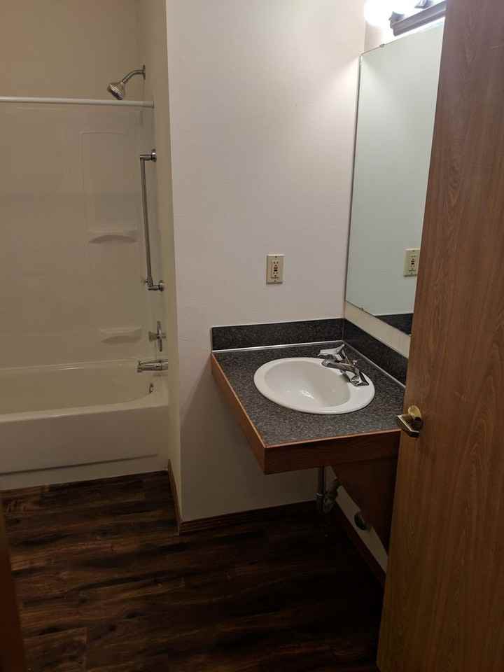 3335 Northwest Ave - Photo 4 of 8