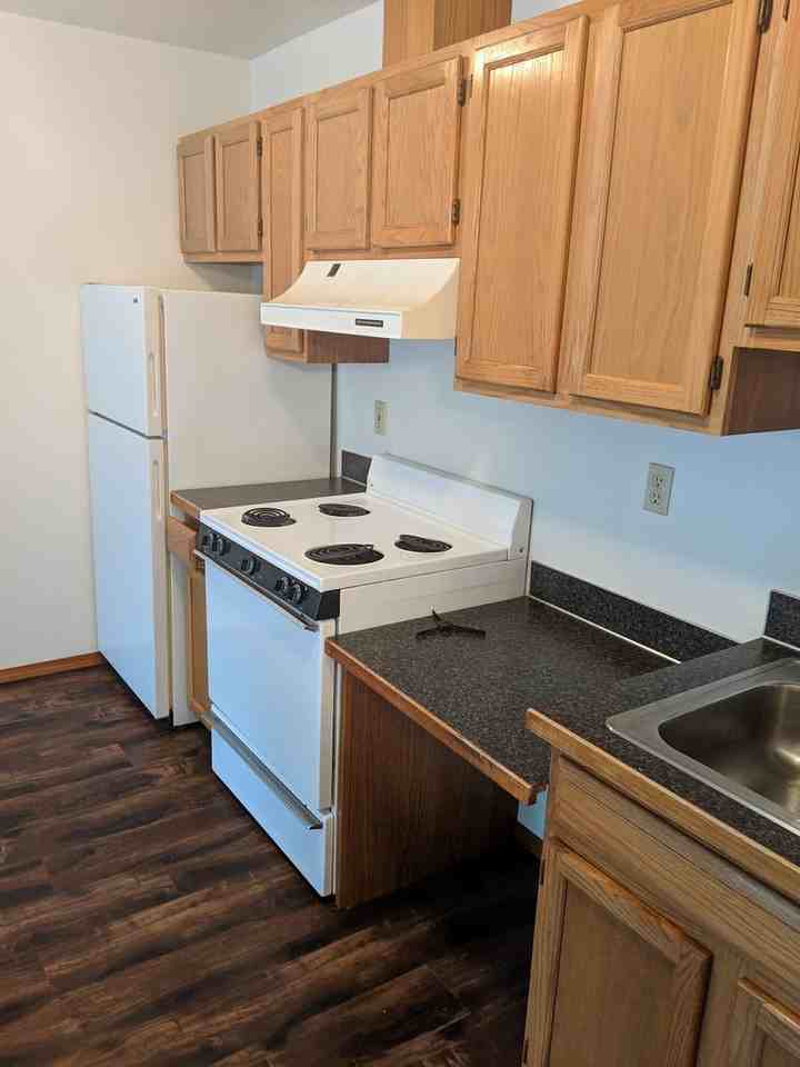 3335 Northwest Ave - Photo 5 of 8