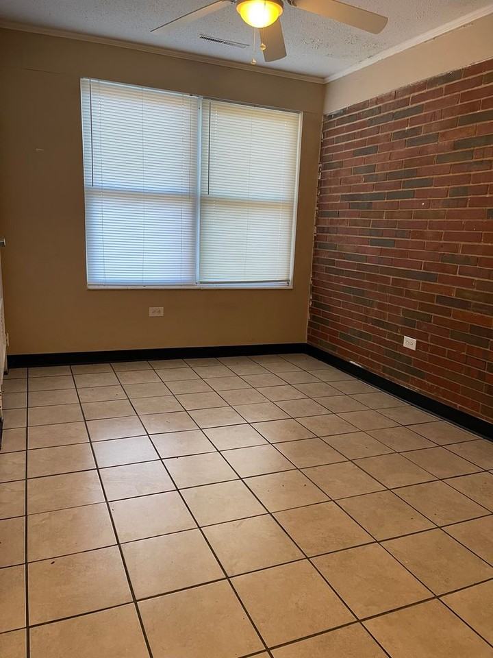 1100 Venita Dr - Photo 3 of 9