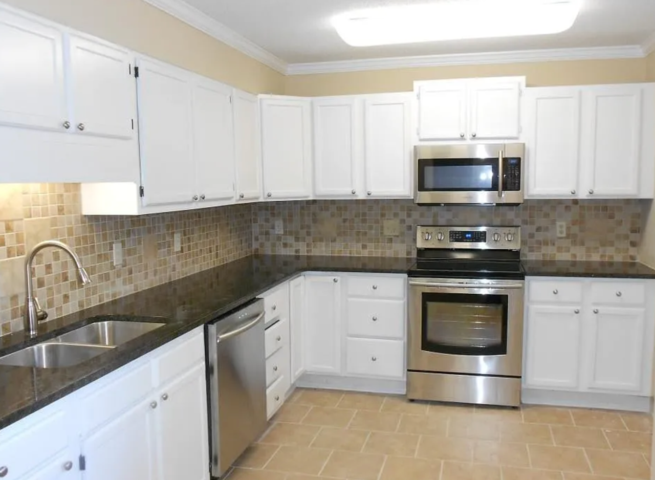 6504 Belfast Ct - Photo 3 of 8