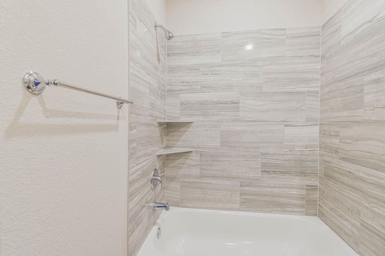 15786 Cottonwood Dr - Photo 4 of 20