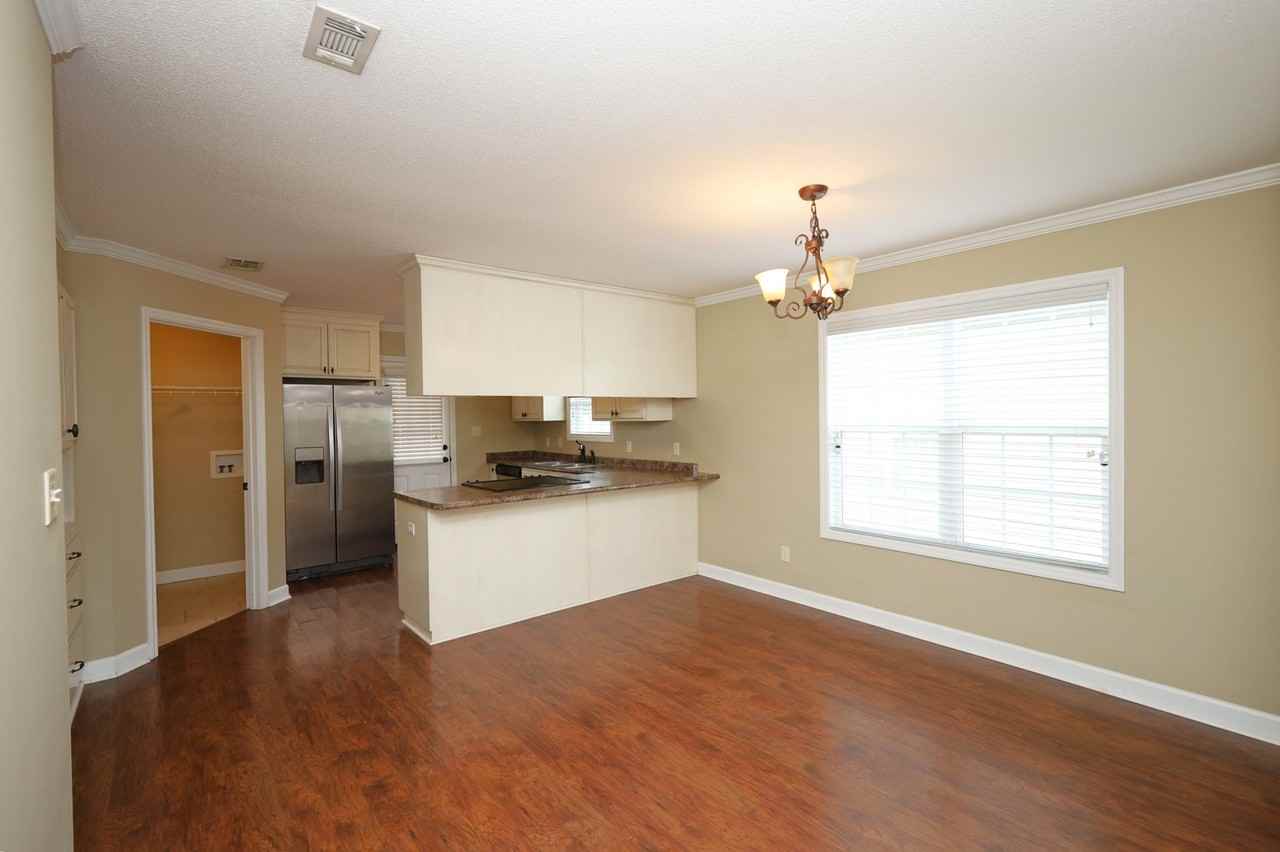 4125 Barrington Dr - Photo 6 of 17