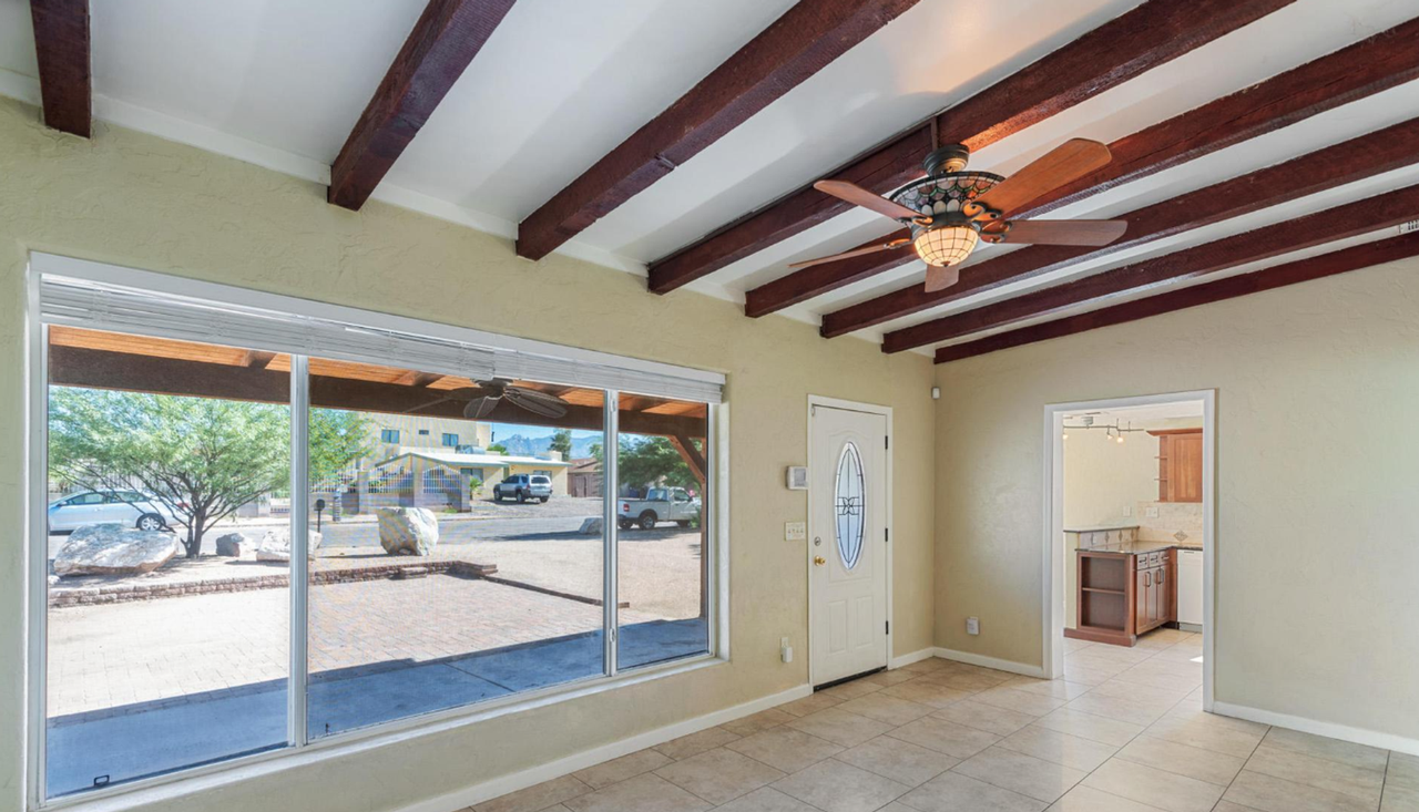 410 E Waverly St - Photo 2 of 21