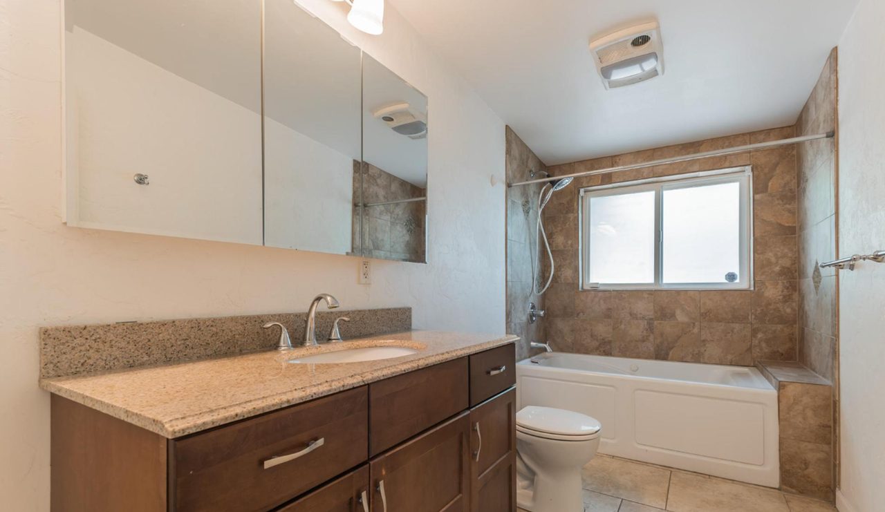 410 E Waverly St - Photo 4 of 21