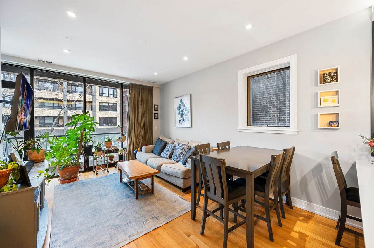 1522 N Western Ave - Photo 2 of 16