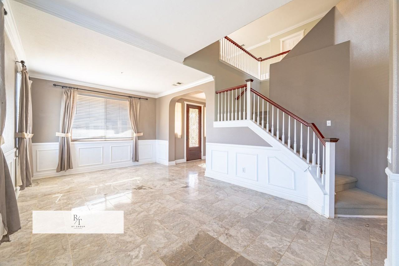 5857 Paisley Ct - Photo 6 of 42