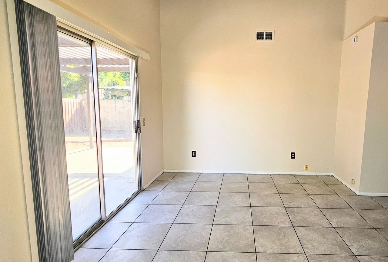 11837 Rancherias Dr - Photo 4 of 17