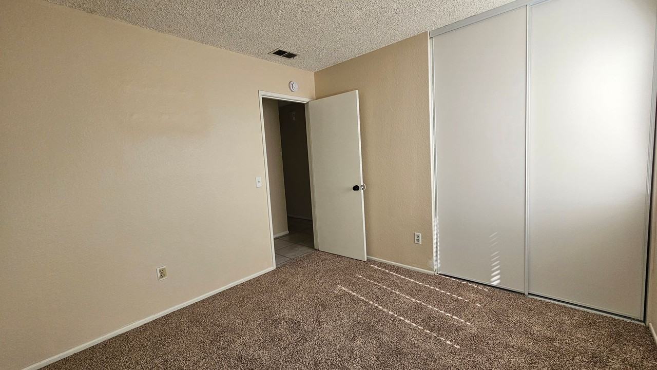 11837 Rancherias Dr - Photo 7 of 17