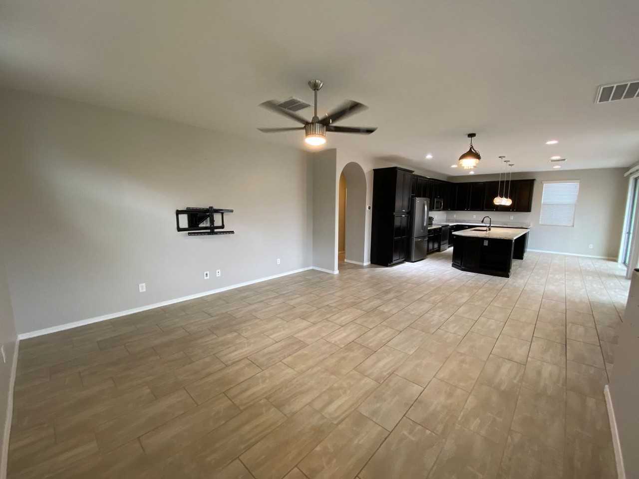 4252 E Toledo St - Photo 6 of 17