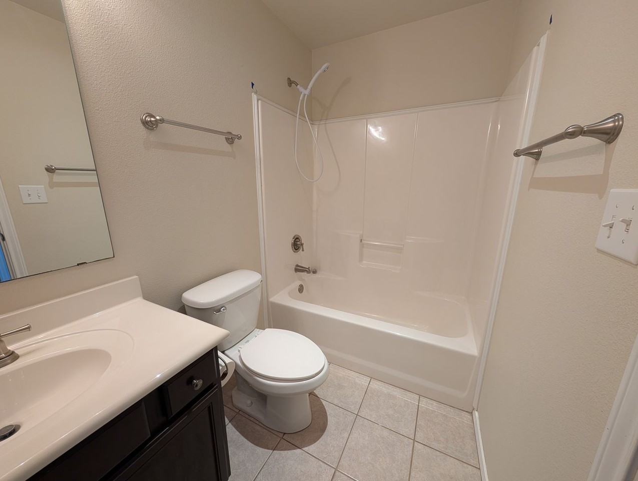 7019 95th St - Photo 3 of 14