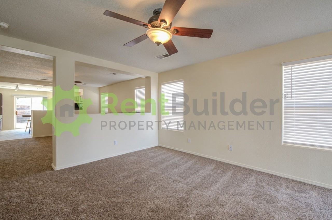 2128 Sagecrest Loop Ne - Photo 3 of 27