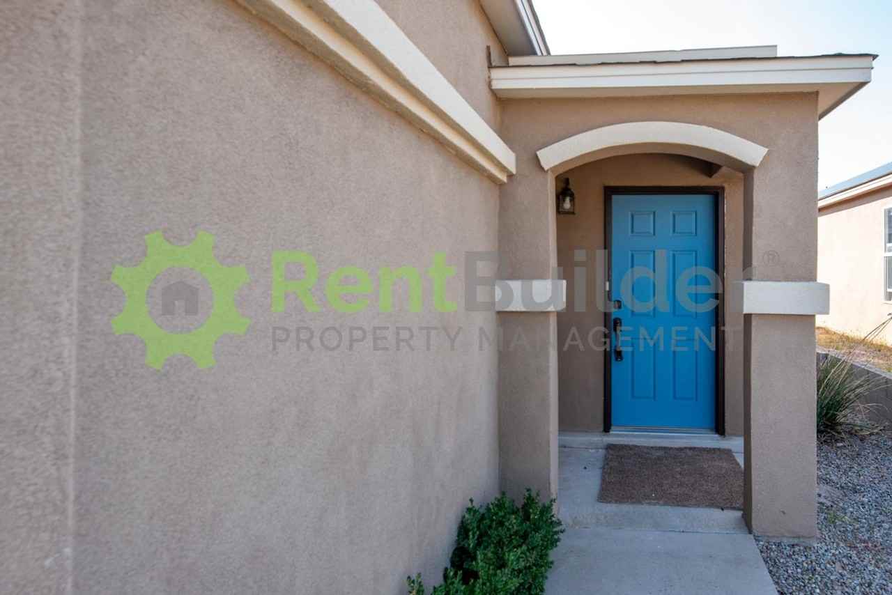 2128 Sagecrest Loop Ne - Photo 2 of 26