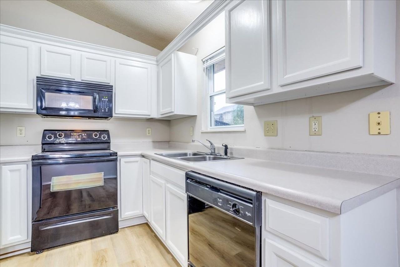 5815 E Pembrook St - Photo 6 of 13