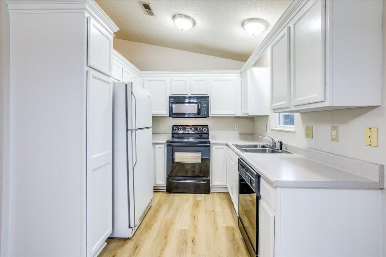 5815 E Pembrook St - Photo 7 of 13