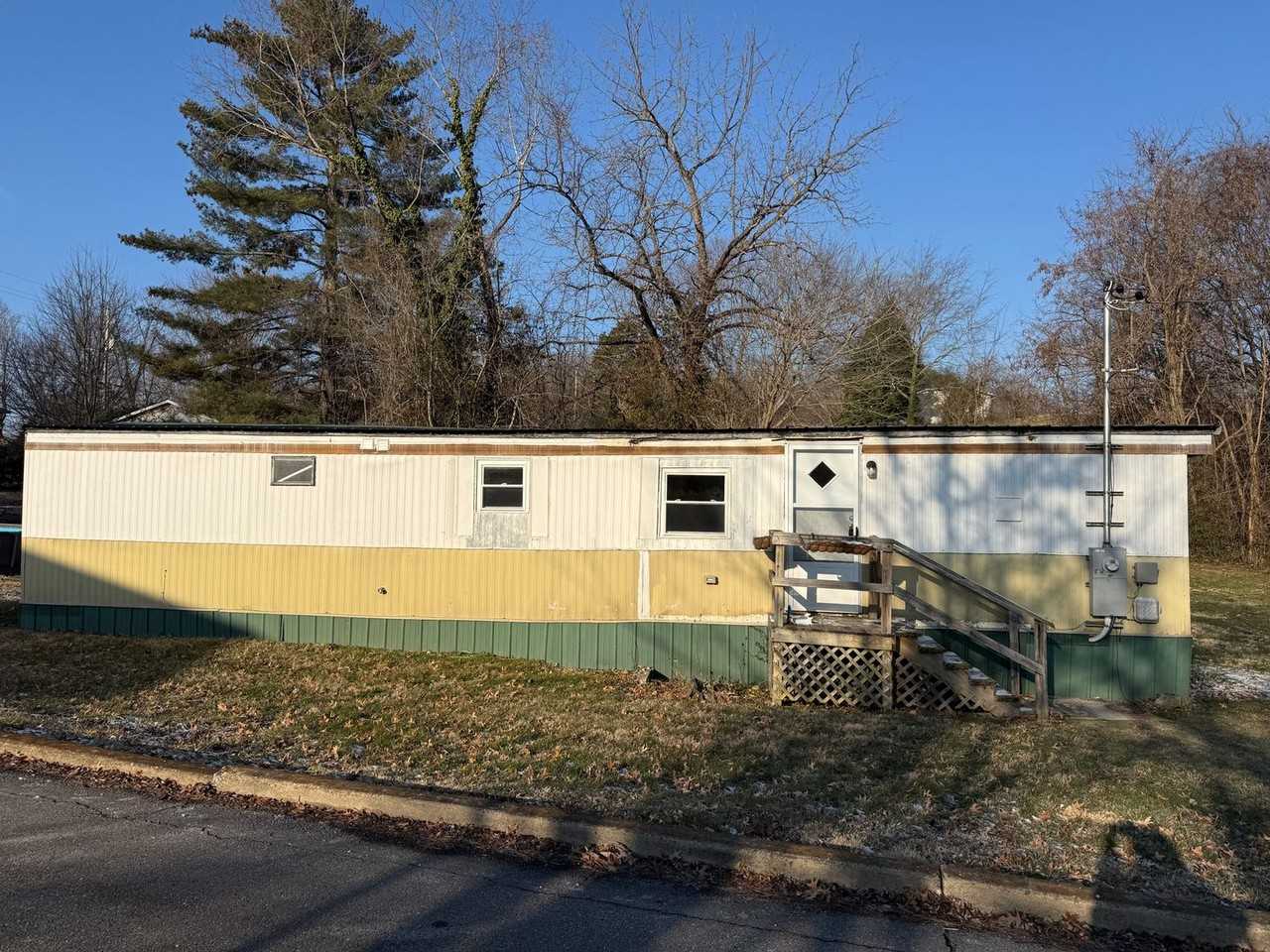 303 Anderson St - Photo 2 of 9