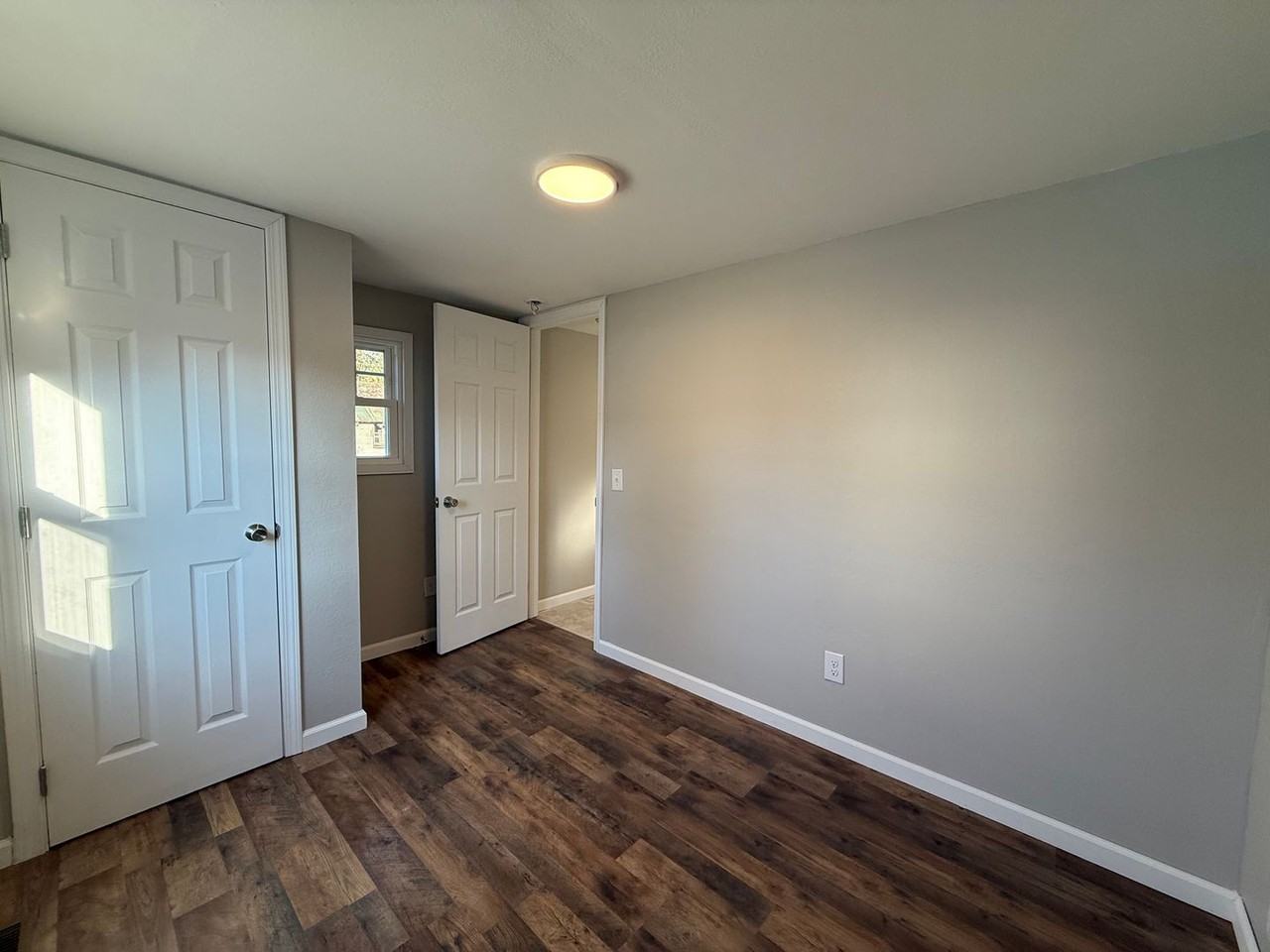 303 Anderson St - Photo 6 of 9