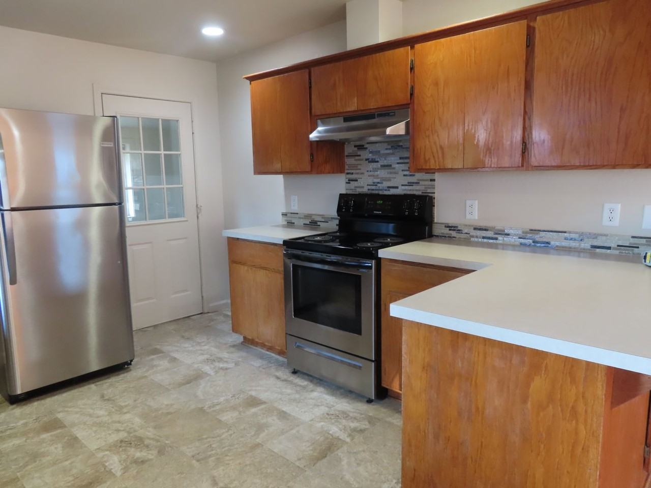 726 Water St - Photo 5 of 12