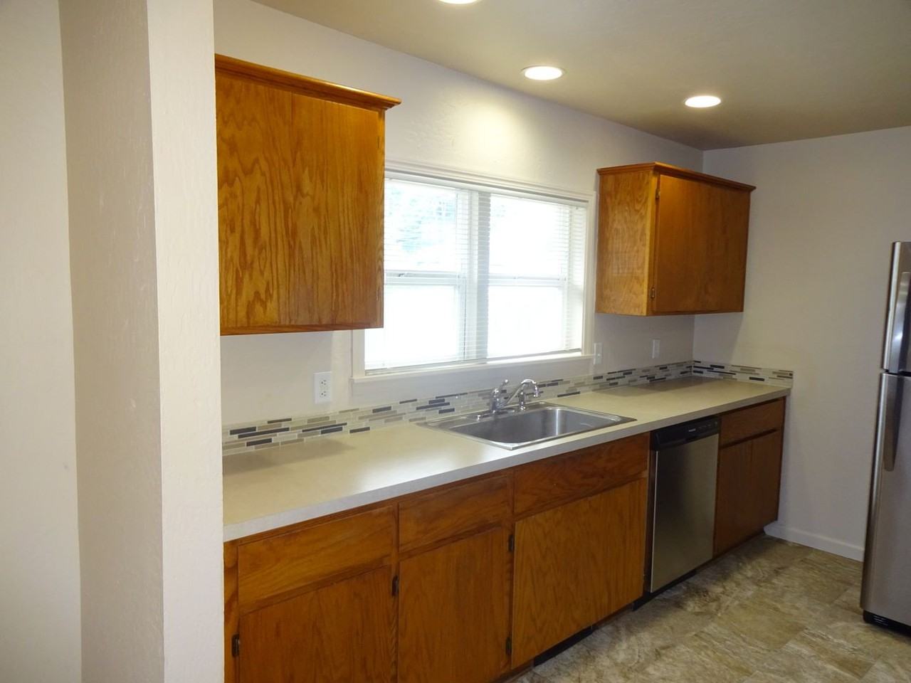 726 Water St - Photo 6 of 12