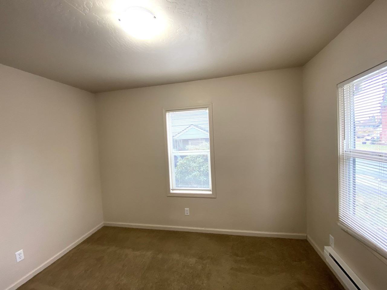 726 Water St - Photo 7 of 12