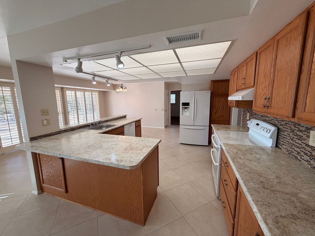 9867 W Picacho Ct - Photo 6 of 20