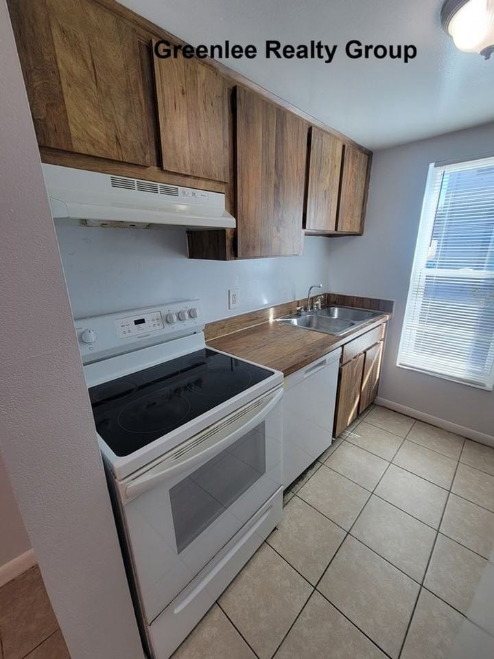 5122 Temple Heights Rd #D - Photo 7 of 17