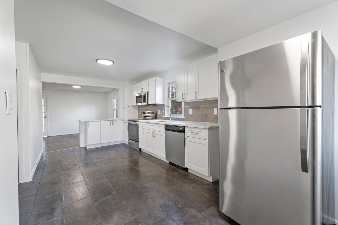 1407 Fretz Ave - Photo 4 of 25